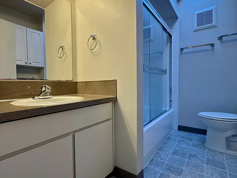 CENTURY APARTMENTS — Photo 12