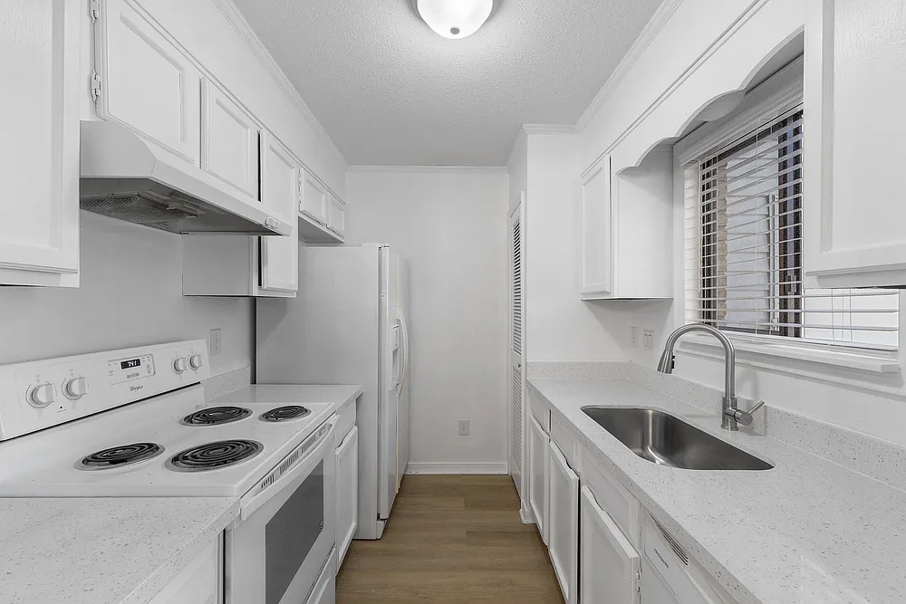 2 bed, 1.5 bath, 950 sqft, $1,595 — Photo 1
