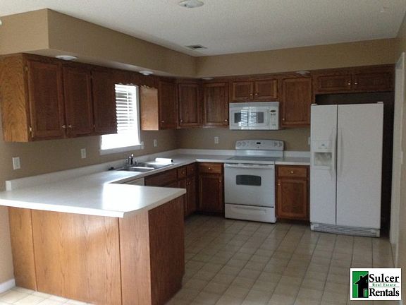 4th image of 2124 Sheffield Dr