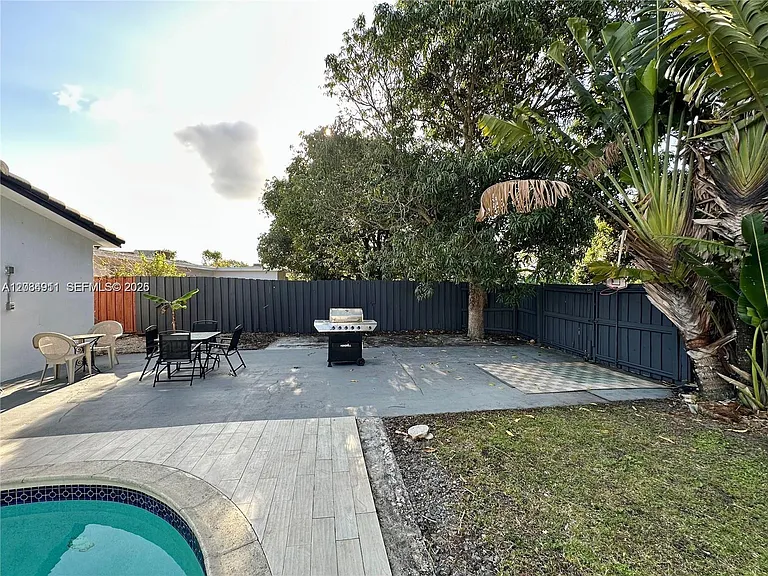 5424 Garfield St — Photo 10