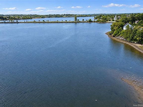 4th image of 470 Riverside Dr