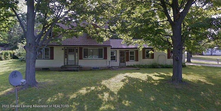 1st image of 415 Forest St