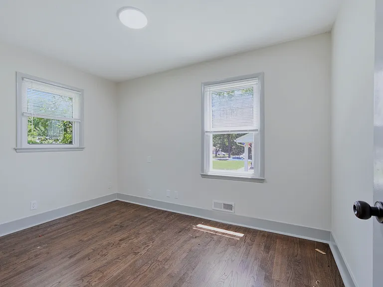 7138 Craig St — Photo 21