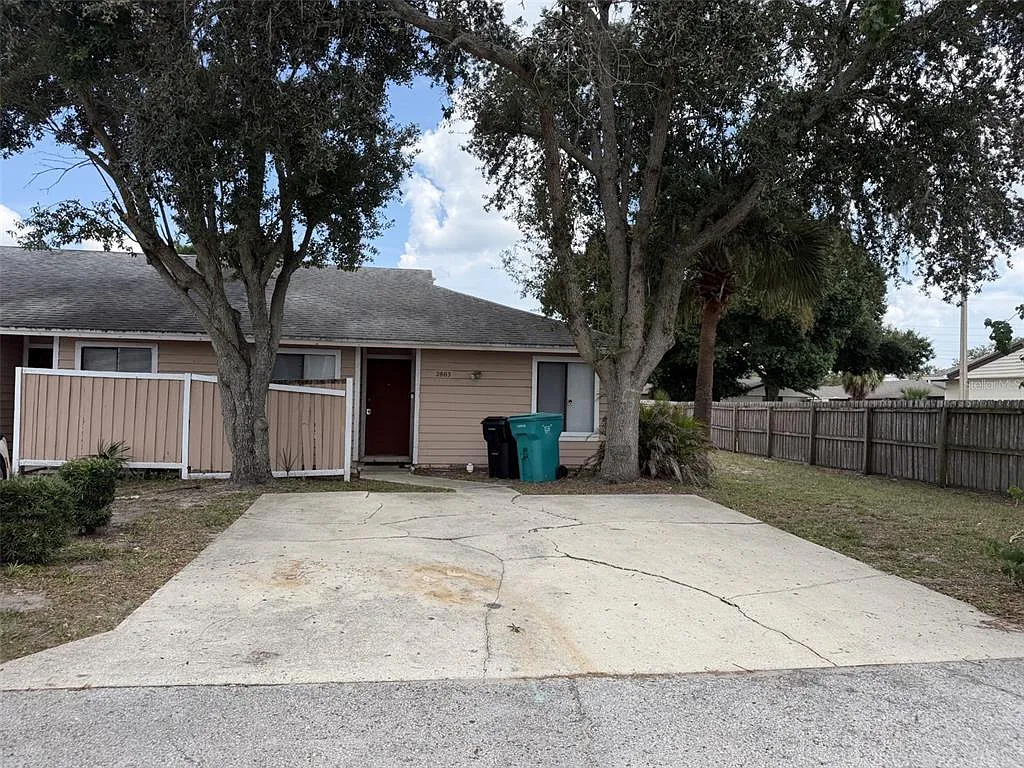 2 bed, 2.0 bath, 868 sqft, $1,650 — Photo 2
