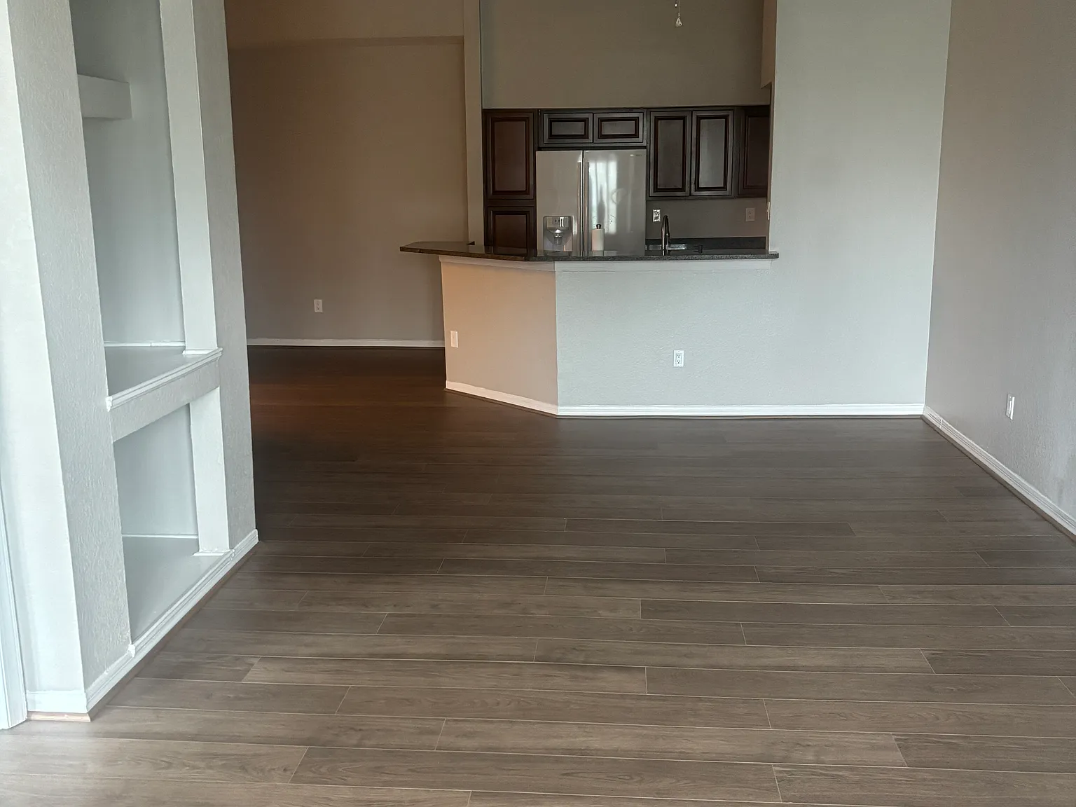 1 bed, 949 sqft, $1,600 — Photo 3