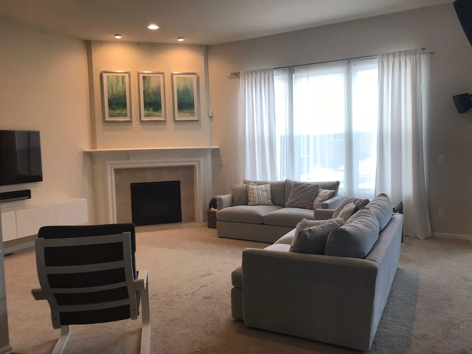 4 bed, 2.5 bath, 2826 sqft, $4,200 — Photo 3