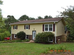 4405 Jetty Ln, Hickory, NC 28602