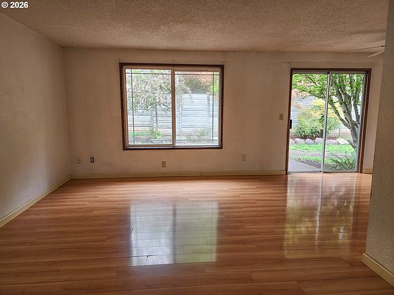5th image of 15714 SE 12th St