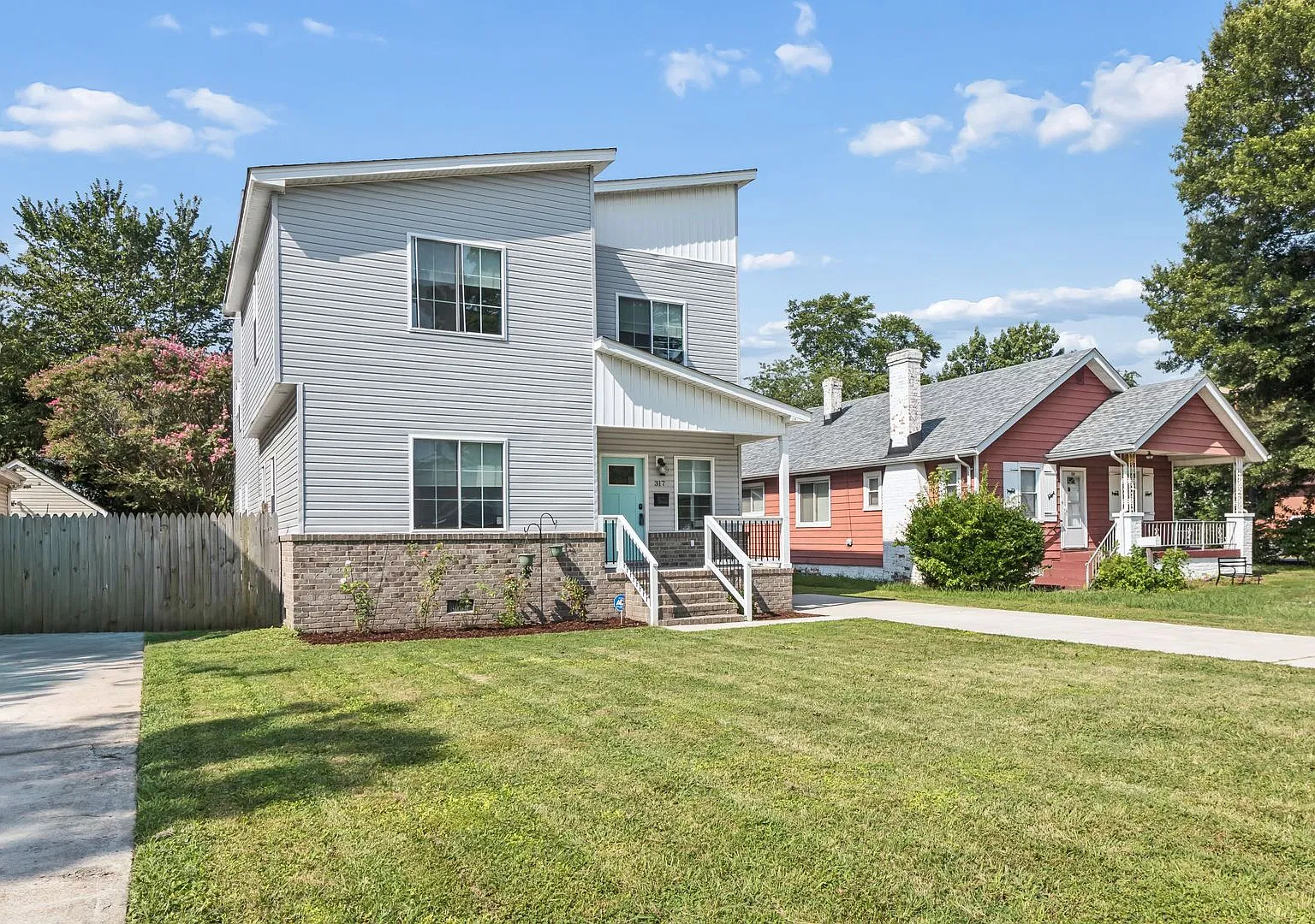 Hampton- 6 beds- Move in Now — Photo 2