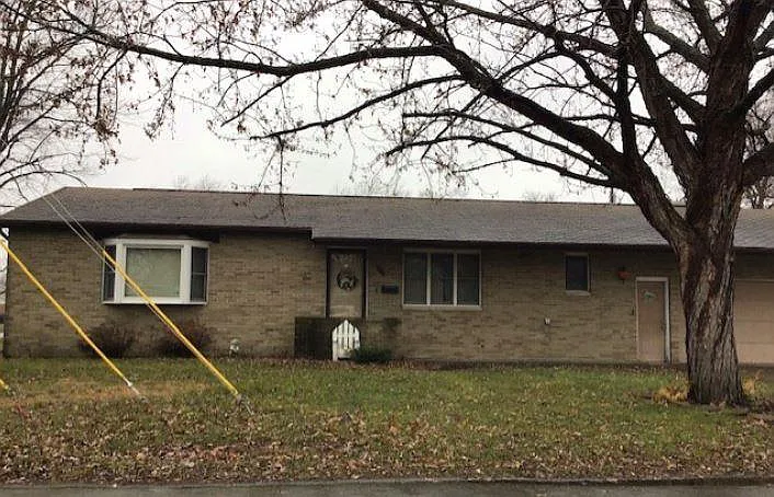901 Oak St photo 1