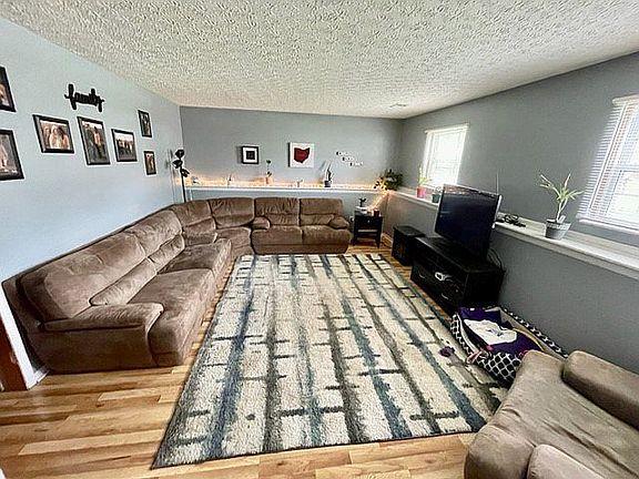 4th image of 2640 Creekwillow Pl