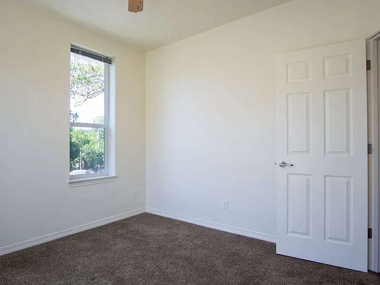 610 SE Spokane St #11 — Photo 10