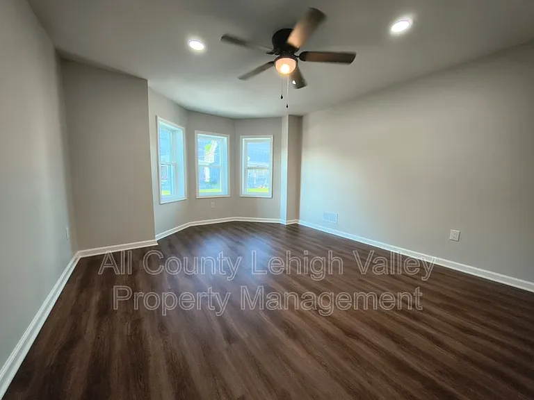 20 E Prospect St — Photo 8