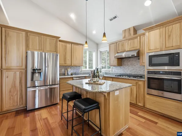 6913 Flicker Dr SE, Salem, OR 97306