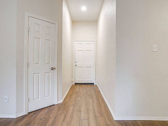 3rd image of 7501 Little Rock Ln