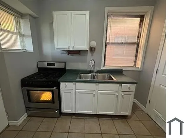 548 E Oakwood Blvd APT 3, Chicago, IL 60653