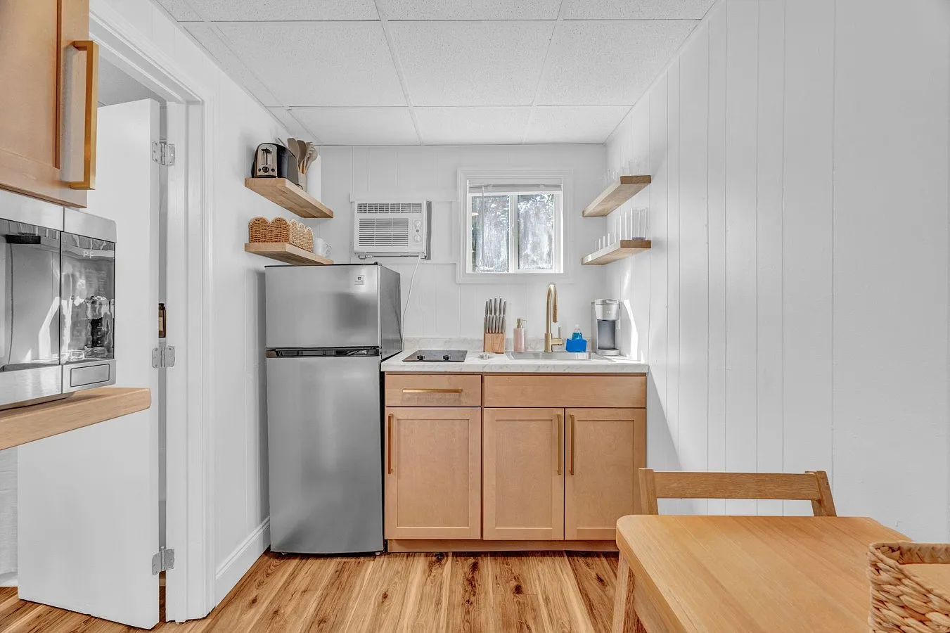 174 East Grand Avenue - 3 — Photo 3