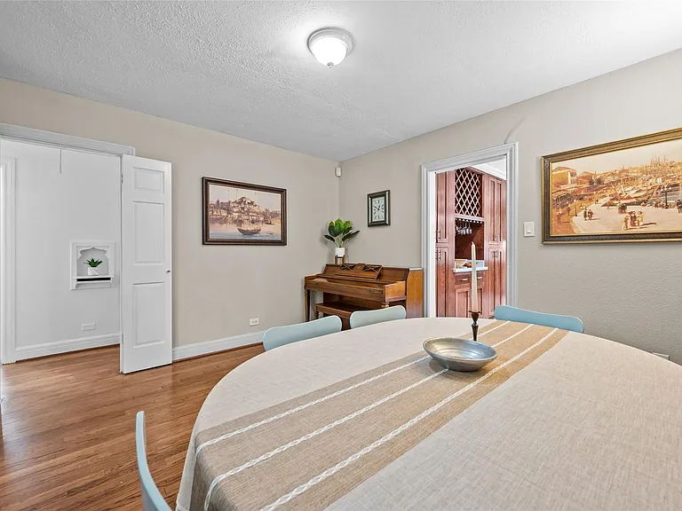 2311 Addison Rd — Photo 33
