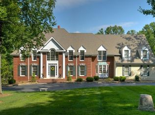 7 Wood Stone Rd, Chester, NJ 07930