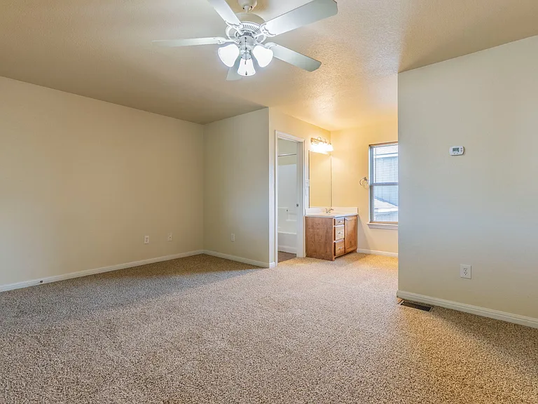 109 Meadow Park Cir — Photo 17