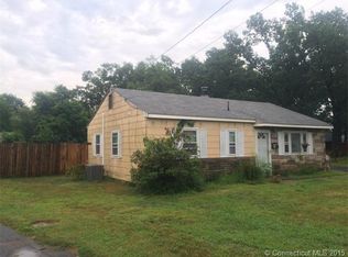 24 Walnut Cir, Windsor Locks, CT 06096