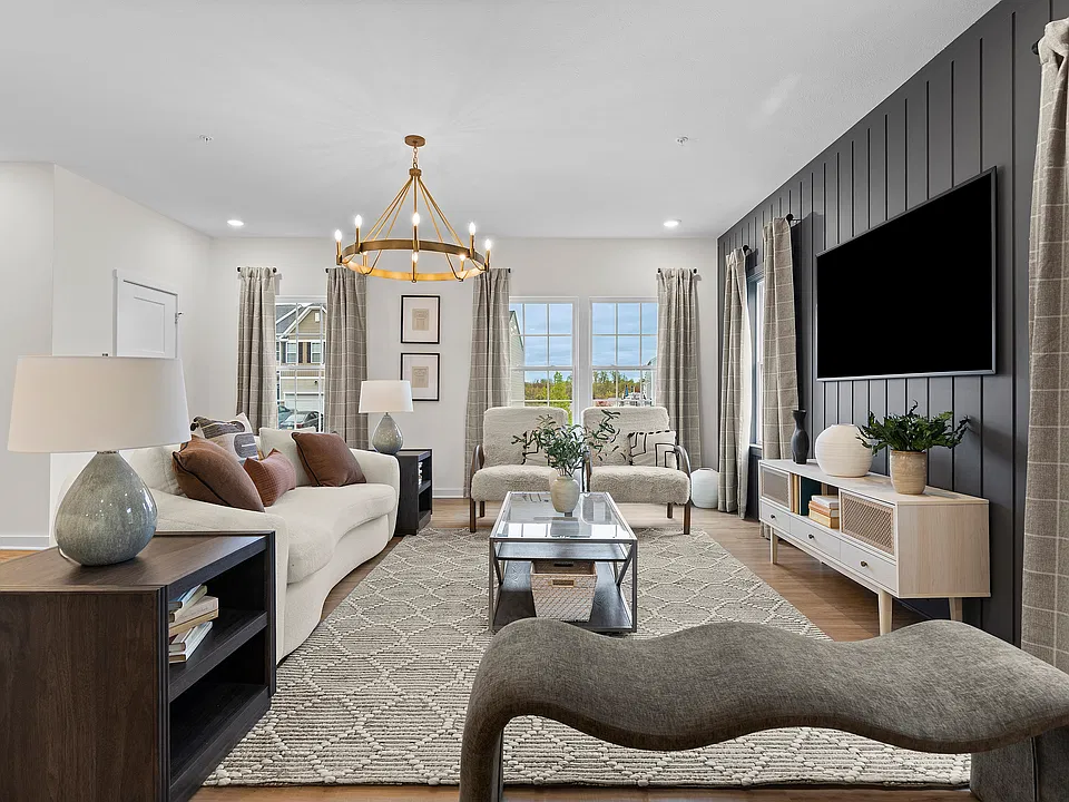 2008 Canterbury Dr