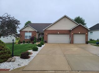 4640 Camellia Pl, Alton, IL 62002