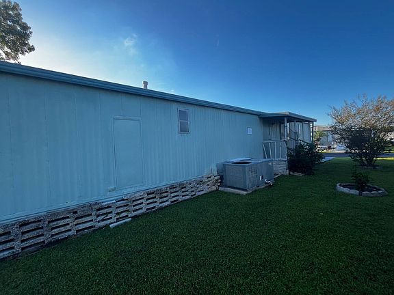 2nd image of 1430 Paddock Ln