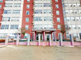 55 Green Valley Dr #110, Kitchener, ON N2P1Z6