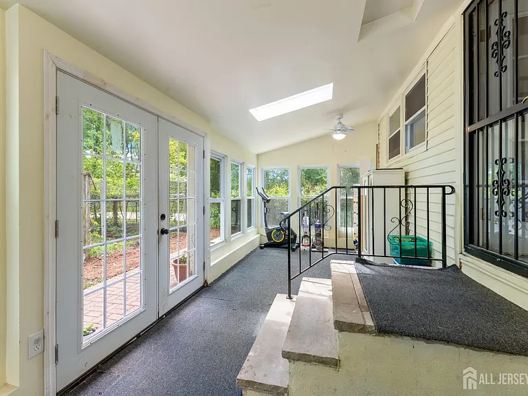 22 Foley Ave — Photo 32