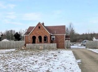4242 McCartney Rd, Lowellville, OH 44436