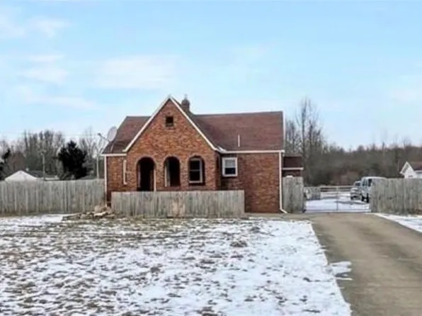 4242 McCartney Rd, Lowellville, OH 44436