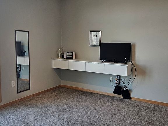 5th image of 2201 Village Ln APT 405