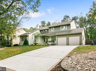 9 Woodstone Dr, Voorhees, NJ 08043