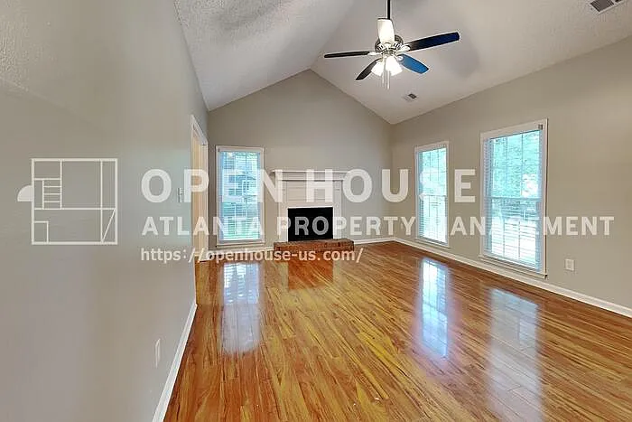 32 Sharon Pl — Photo 3