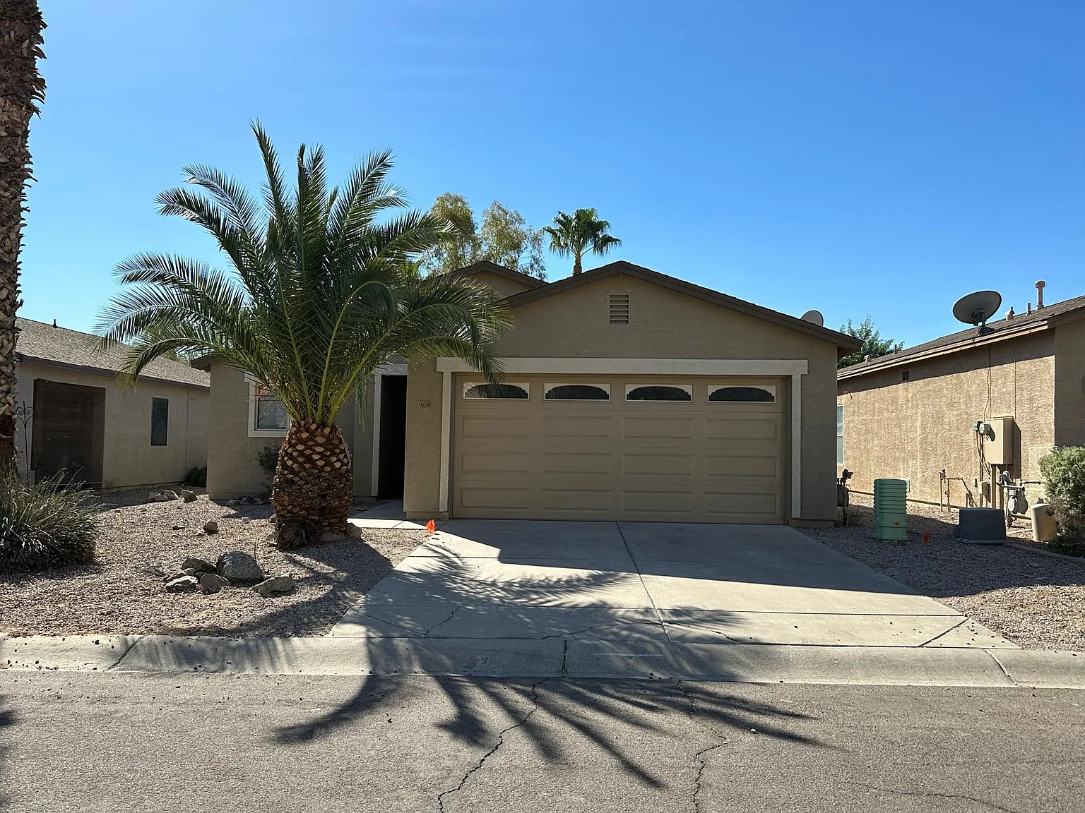 3 bed, 1117 sqft, $1,650 — Photo 1