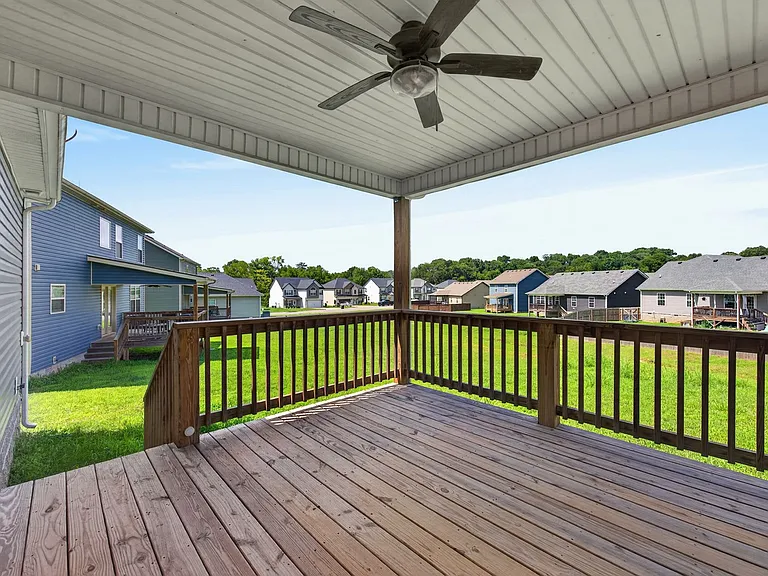 207 Geneva Ln — Photo 30