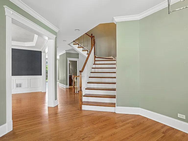 737 S Swain Ave — Photo 4