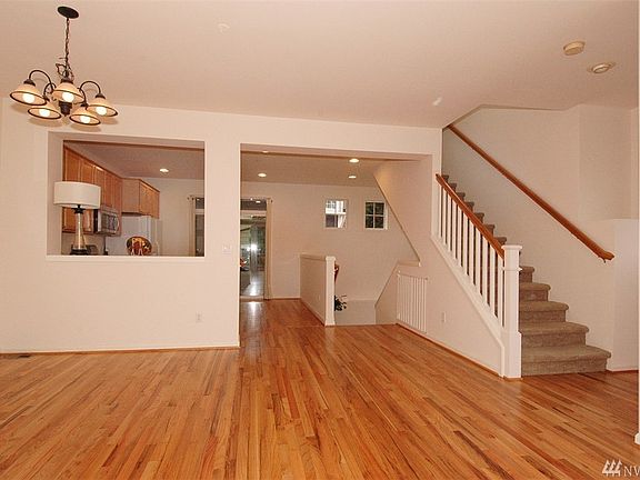 5th image of 17 Sunset Ct NW