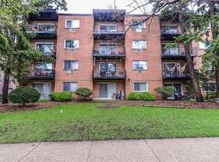930 Washington St APT 1A, Evanston, IL 60202