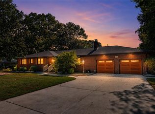 1637 Wakefield Dr, Virginia Beach, VA 23455
