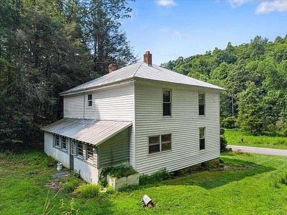 2nd image of 407 Graysville Rd SE