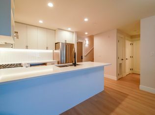 22265 Dewdney Trunk Rd #102, Maple Ridge, BC V2X 3J1