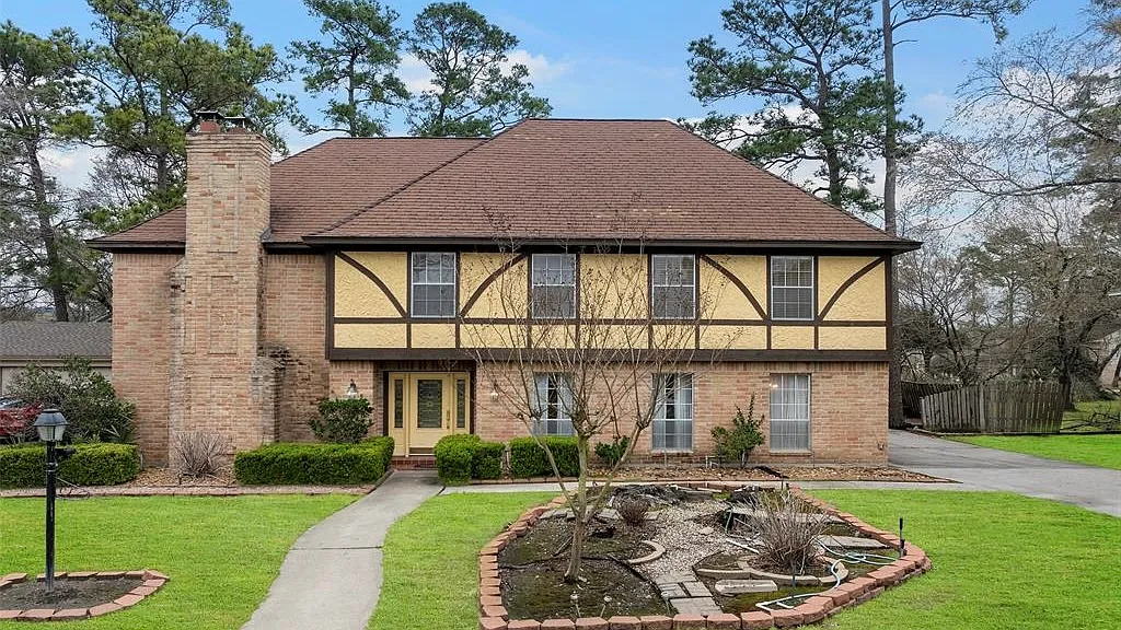 6 bed, 2.5 bath, 3180 sqft, $3,250 — Photo 1