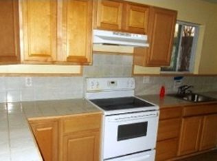 26 Warren Ln, Windsor, CT 06095