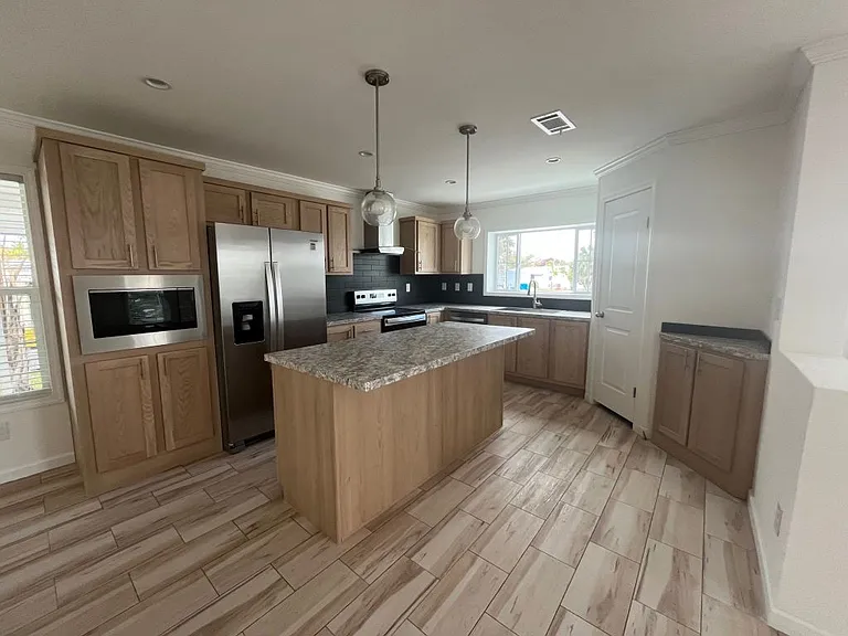 282 Giraffe Dr #282 — Photo 2