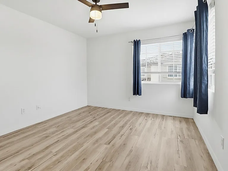 1774 Elm Ave — Photo 40