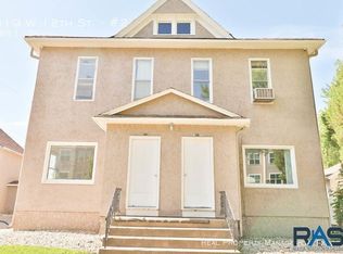 615 W 12th St, Sioux Falls, SD 57104