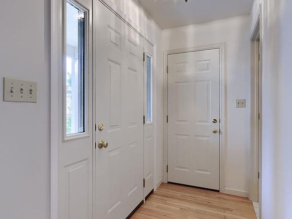 3rd image of 1817 Spring Ridge Ln