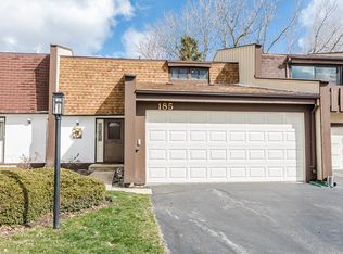185 Cascade Dr, Indian Head Park, IL 60525